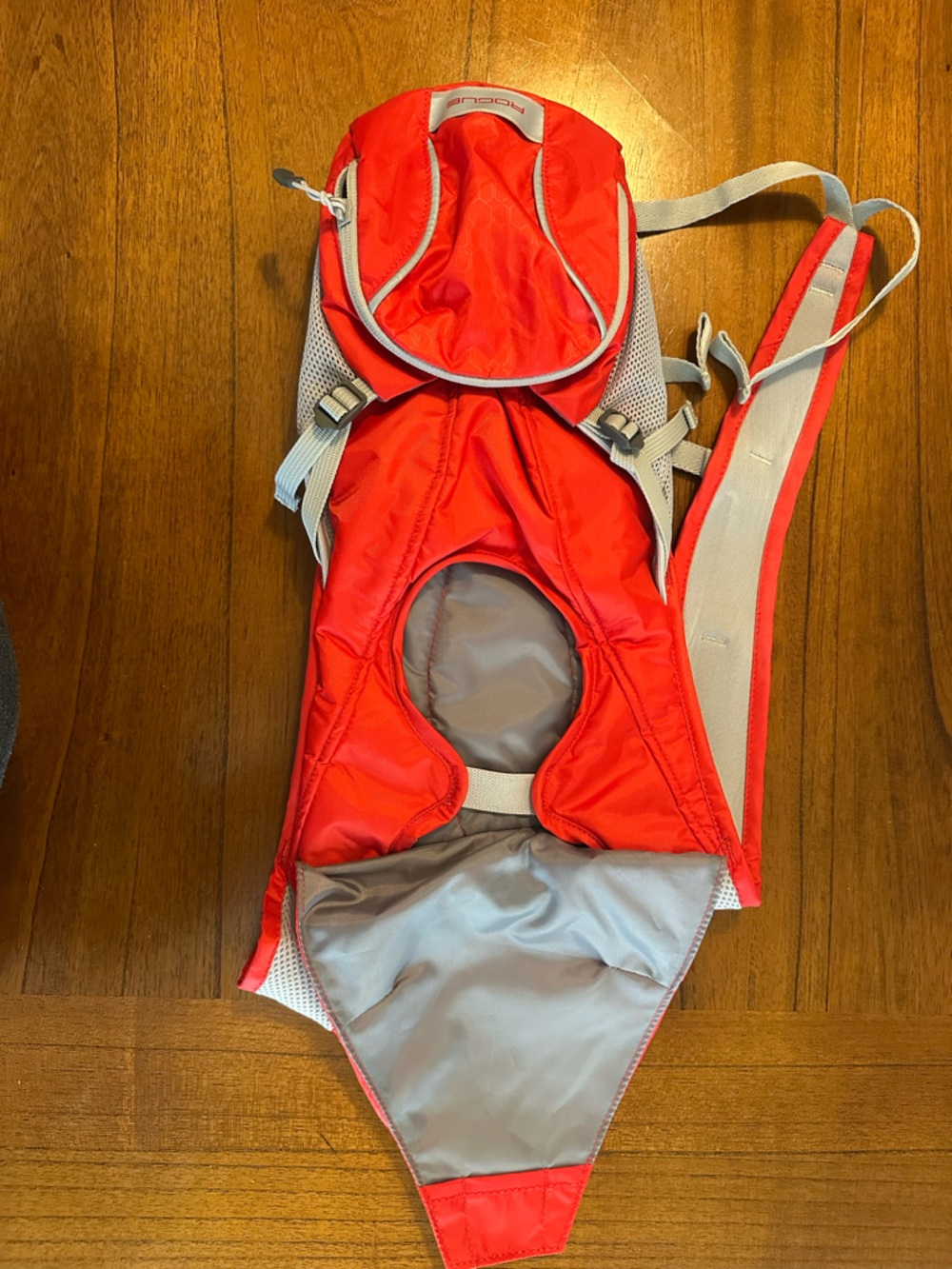 Camelbak Red Hydration Sling Pack - Picture 3 of 4